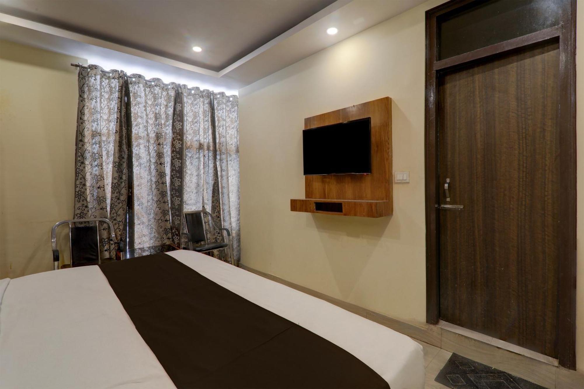 Hotel O Khalsa *