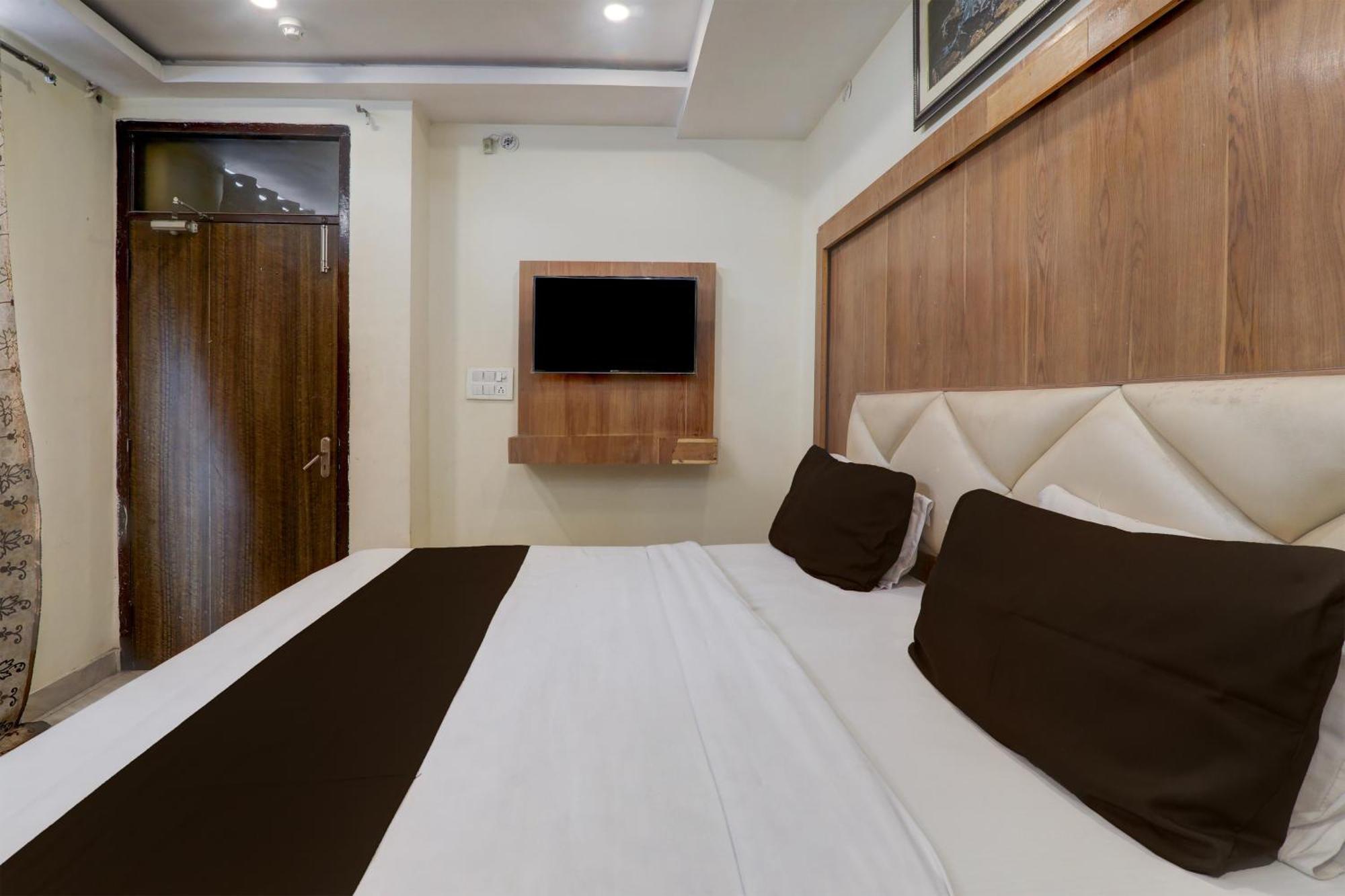 Hotel O Khalsa *